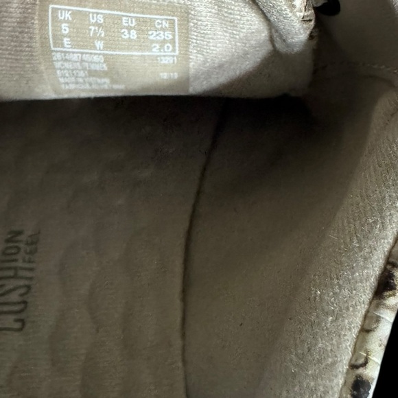 CLARKS COLLECTION SNAKE PRINT SHOES WOMEN - Picture 8 of 8